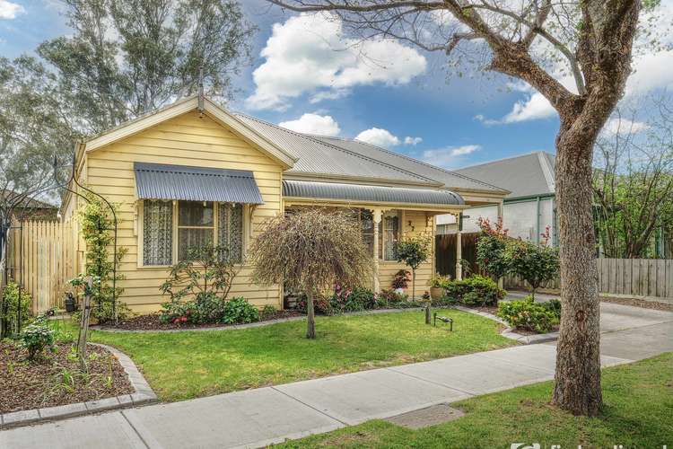 27 May Gibbs Crescent, Lynbrook VIC 3975