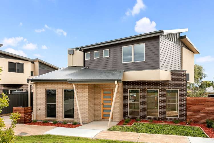 Main view of Homely townhouse listing, 3/22 Fox Street, East Bendigo VIC 3550