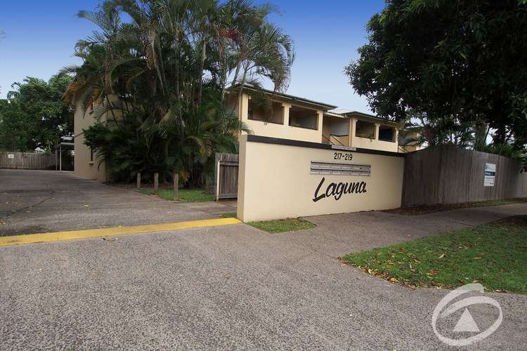 Main view of Homely unit listing, 2/217-219 Spence Street, Bungalow QLD 4870