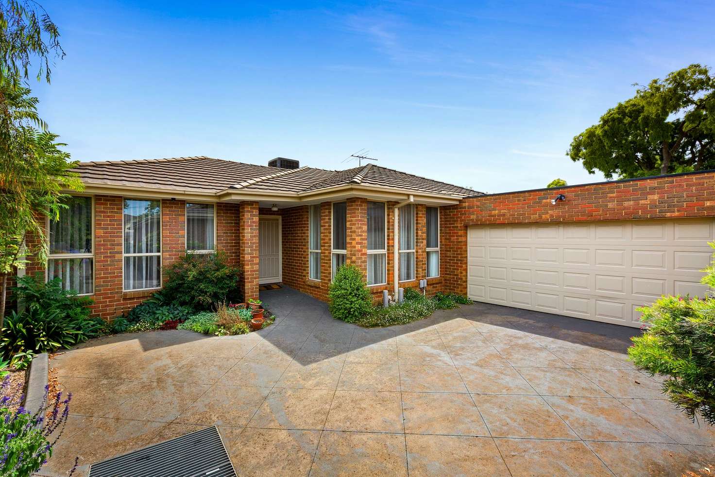 Main view of Homely unit listing, 127A Beverley Street, Doncaster East VIC 3109