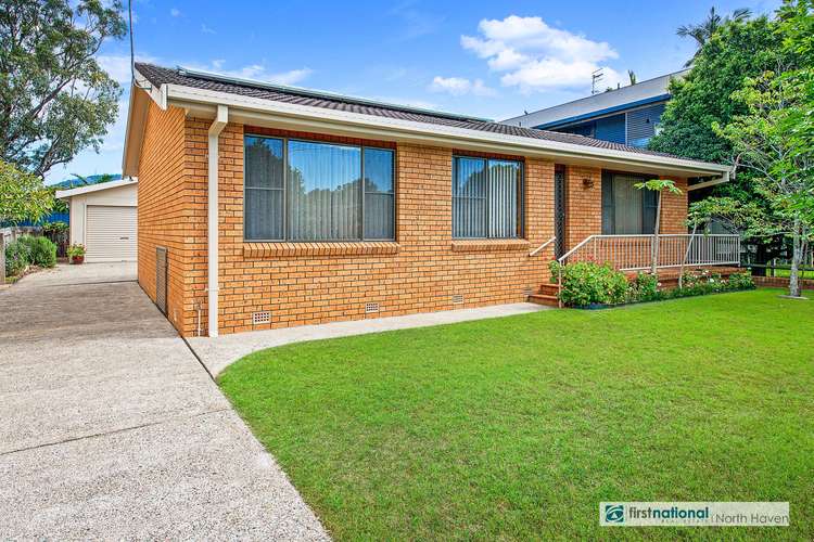 17 Bayside Avenue, North Haven NSW 2443