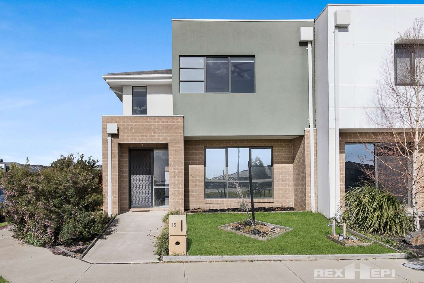 Main view of Homely townhouse listing, 15 Kosciuszko Circuit, Clyde VIC 3978