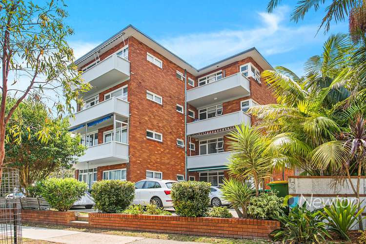 Main view of Homely unit listing, 2/5 Tonkin Street, Cronulla NSW 2230