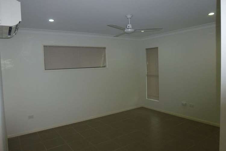Fifth view of Homely house listing, 2 Franklin Court, Marian QLD 4753