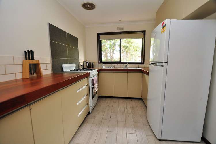 Fourth view of Homely house listing, 2/10 Willow Drive, Kennington VIC 3550