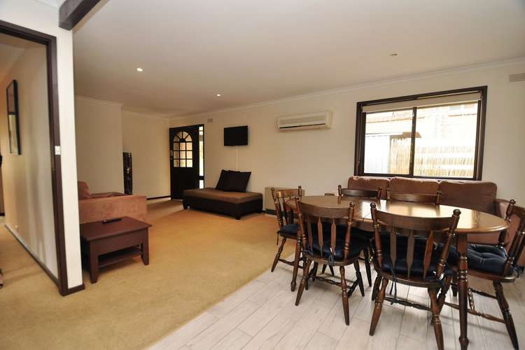 Fifth view of Homely house listing, 2/10 Willow Drive, Kennington VIC 3550