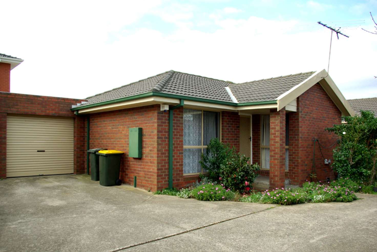 Main view of Homely unit listing, 2/34 Graham Street, Sunshine VIC 3020