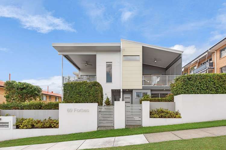 Main view of Homely townhouse listing, 2/69 Forbes Street, Hawthorne QLD 4171