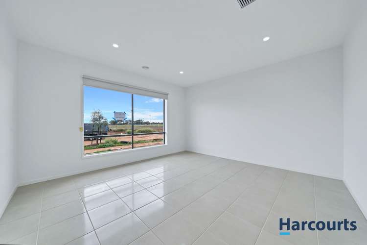 Third view of Homely house listing, 3 Carisbrook Place, Strathtulloh VIC 3338