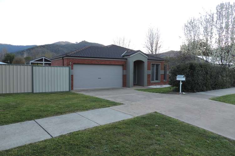 1 Norman Court, Bright VIC 3741