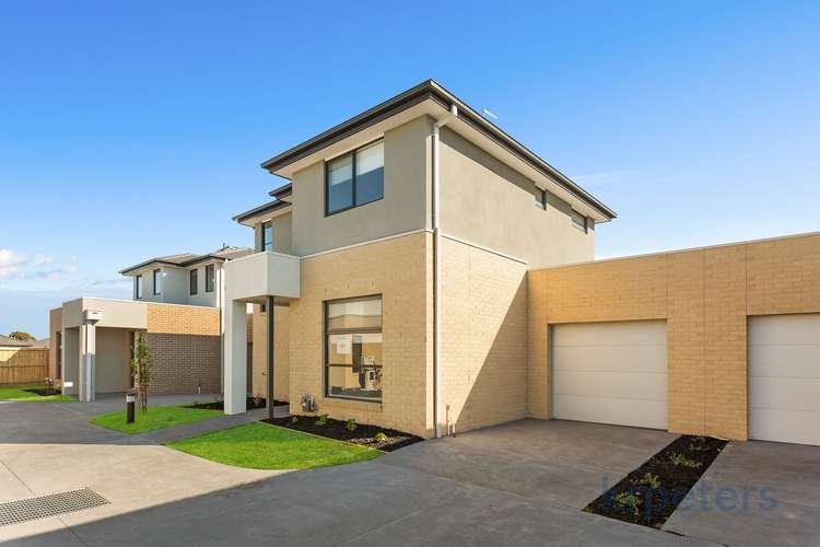 Main view of Homely townhouse listing, 8 Rembrandt Court, Pakenham VIC 3810