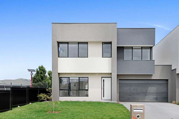 Main view of Homely townhouse listing, 12 Regatta Drive, Craigieburn VIC 3064