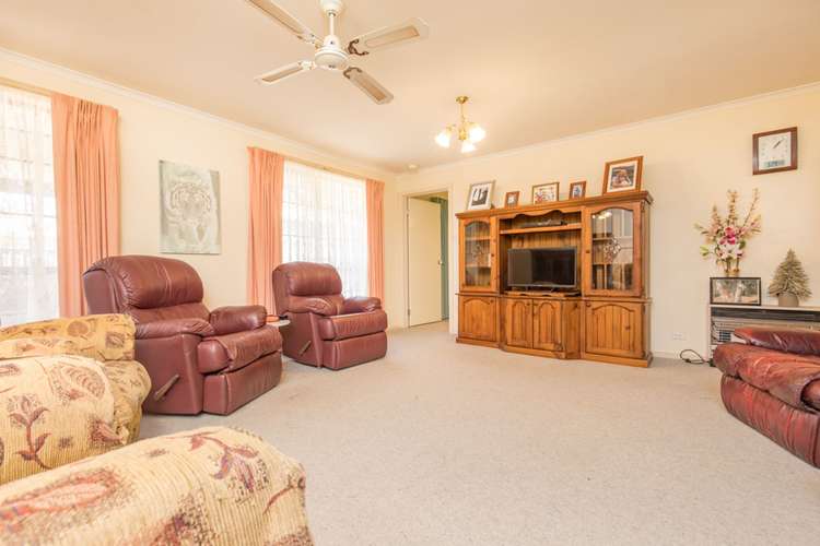 Fifth view of Homely house listing, 8 Evergreen Court, Mildura VIC 3500