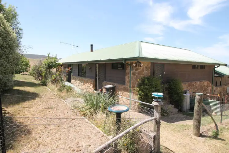 1115 Gullies Road