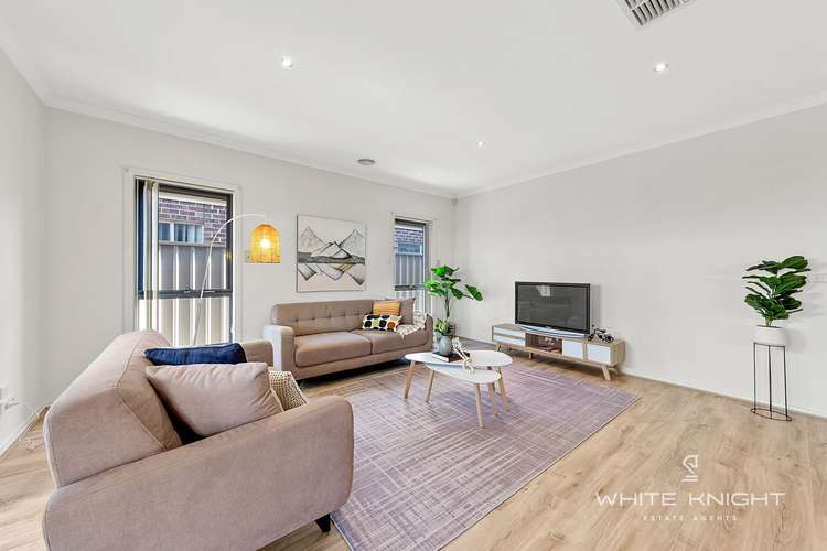Fifth view of Homely house listing, 15 Cunningham Chase, Burnside Heights VIC 3023