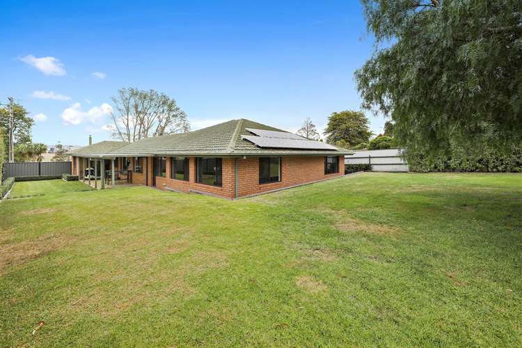 8 Cropley Street, Darnum VIC 3822