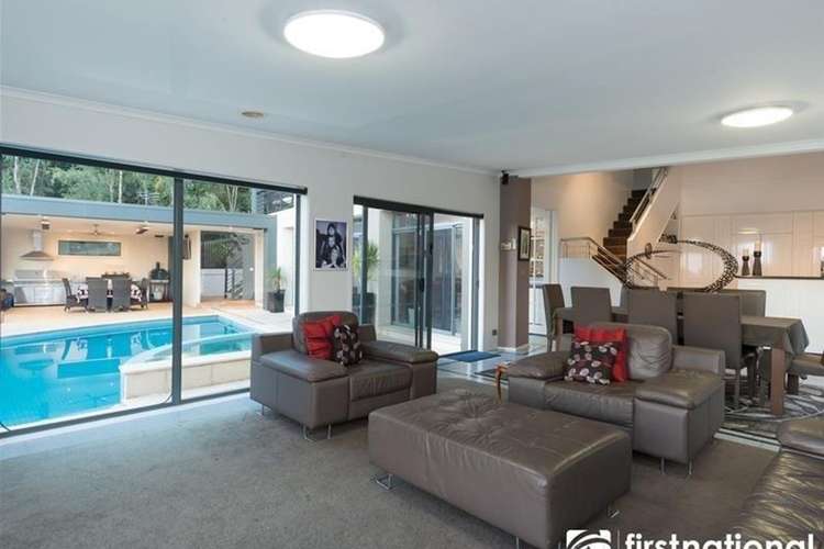 Fifth view of Homely house listing, 15 Caravelle Court, Berwick VIC 3806