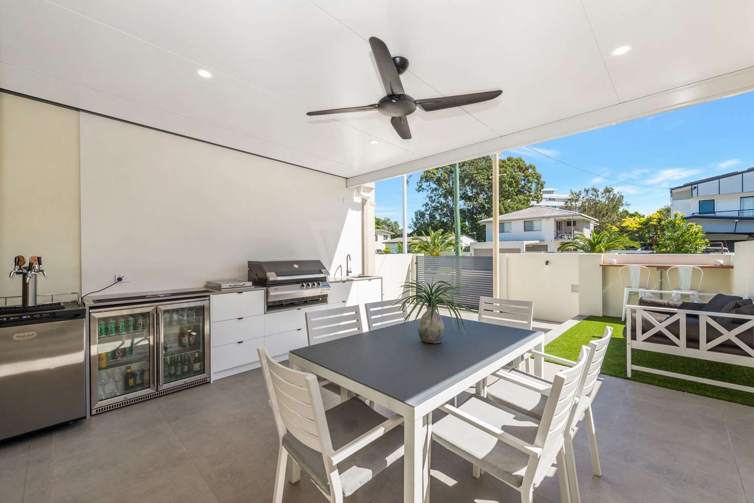 Main view of Homely semiDetached listing, 2/10 Jasmine Avenue, Hollywell QLD 4216