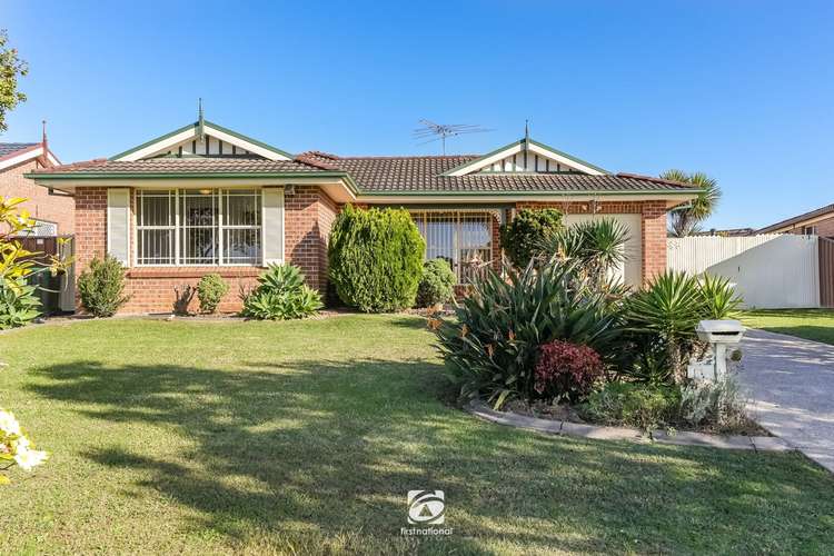 11 Robson Crescent, St Helens Park NSW 2560