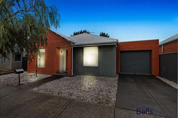 5 Doyle Lane, Caroline Springs VIC 3023