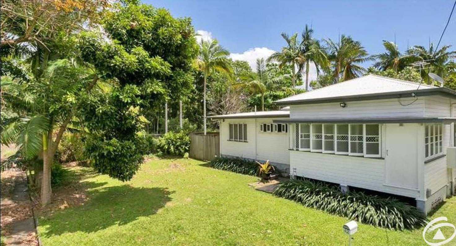 Main view of Homely semiDetached listing, 1/42 Lily Street, Cairns North QLD 4870