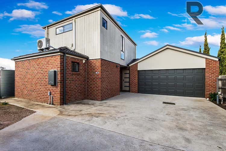 Main view of Homely townhouse listing, 2/67 Dianne Avenue, Craigieburn VIC 3064