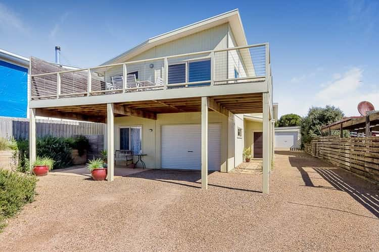 17 BAYVIEW AVENUE, Surf Beach VIC 3922