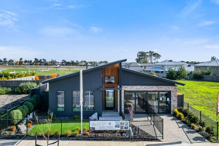 Main view of Homely house listing, 41 Huey Circuit, Cranbourne VIC 3977