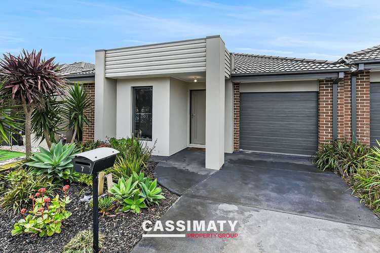 7 Camargue Circuit, Clyde North VIC 3978