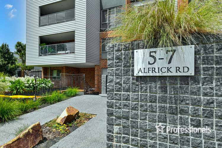 Main view of Homely apartment listing, 32/5-7 Alfrick Road, Croydon VIC 3136