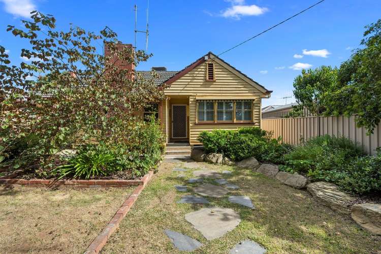 Main view of Homely house listing, 2 Carter Street, Flora Hill VIC 3550