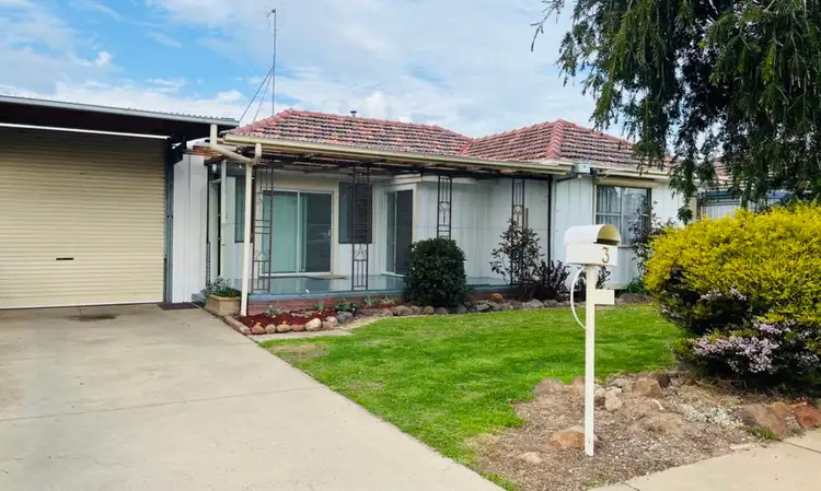 3 Malcolm Crescent