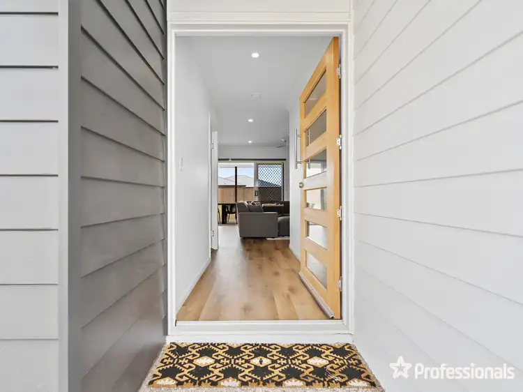 Second view of Homely house listing, 6 Vue Way, Parkhurst QLD 4702