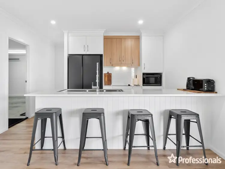 Fifth view of Homely house listing, 6 Vue Way, Parkhurst QLD 4702