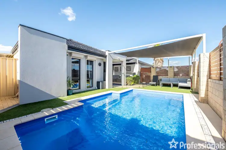 11 Newell Loop