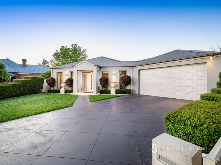 5 John Findlay Place