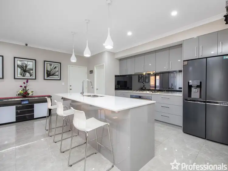 4 Mannikin Way