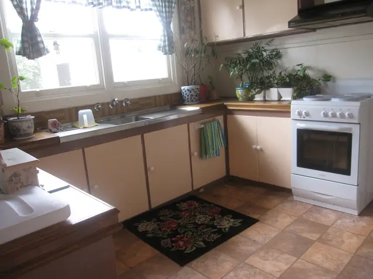 Fifth view of Homely house listing, 1 Roger Street, Morwell VIC 3840