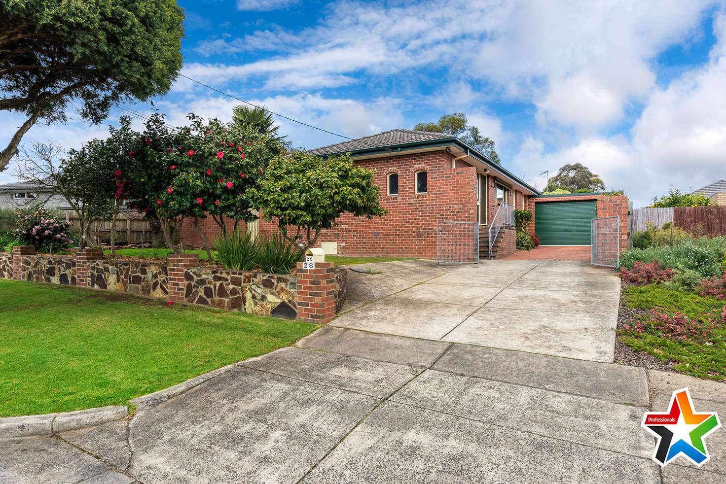 Main view of Homely house listing, 28 Songbird Avenue, Chirnside Park VIC 3116