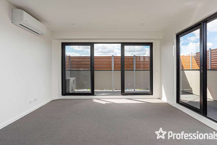 Fifth view of Homely apartment listing, 202/18 Myrtle Street, Bayswater VIC 3153