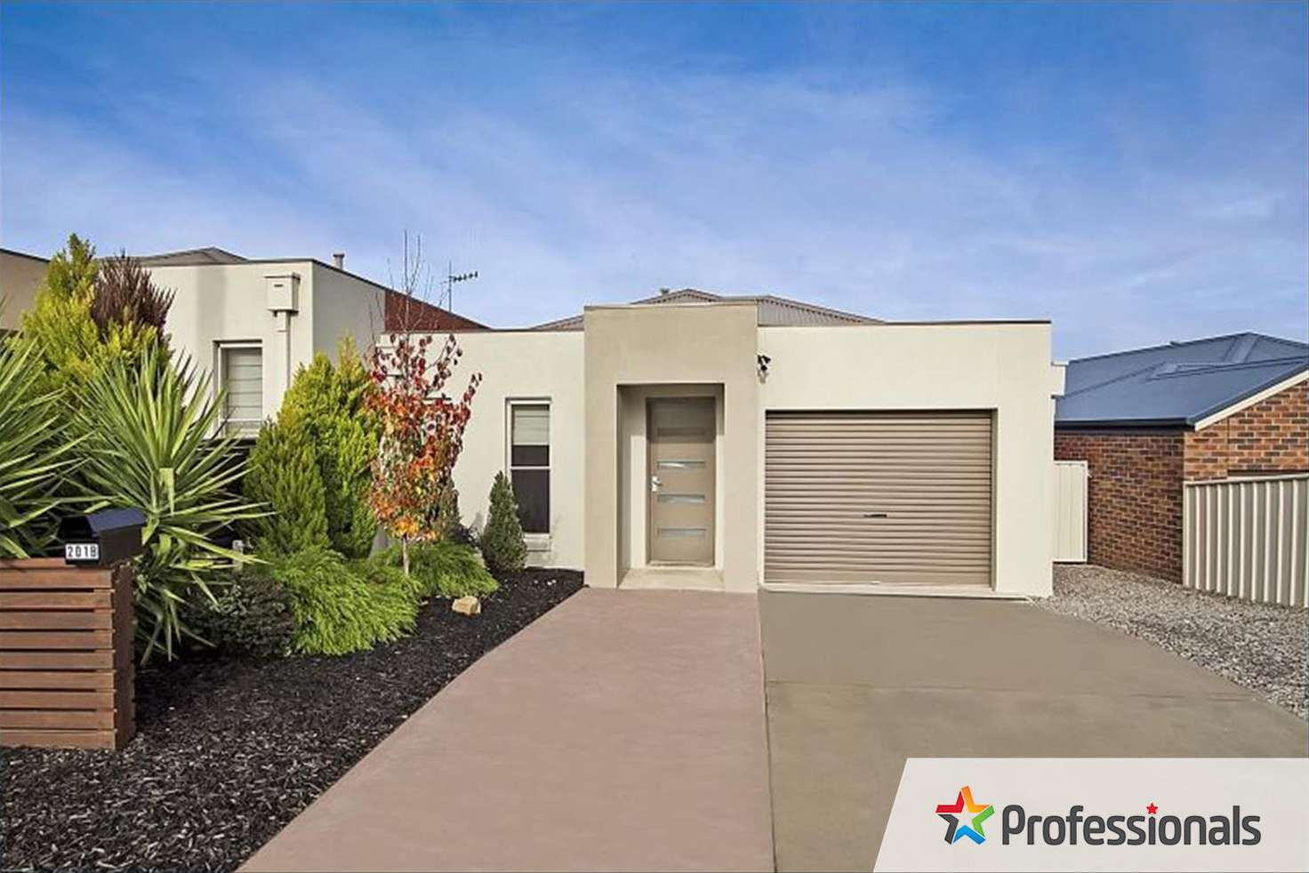 Main view of Homely townhouse listing, 201B Aspinall Street, Kangaroo Flat VIC 3555