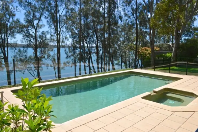 9 Short Street, Wyee Point NSW 2259