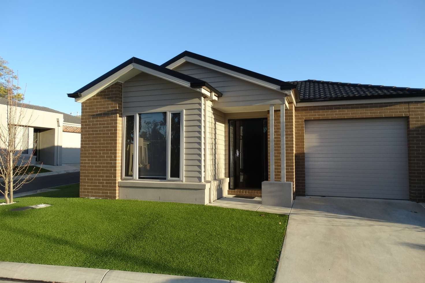 Main view of Homely townhouse listing, 5 Rebellion Place, Ballarat East VIC 3350