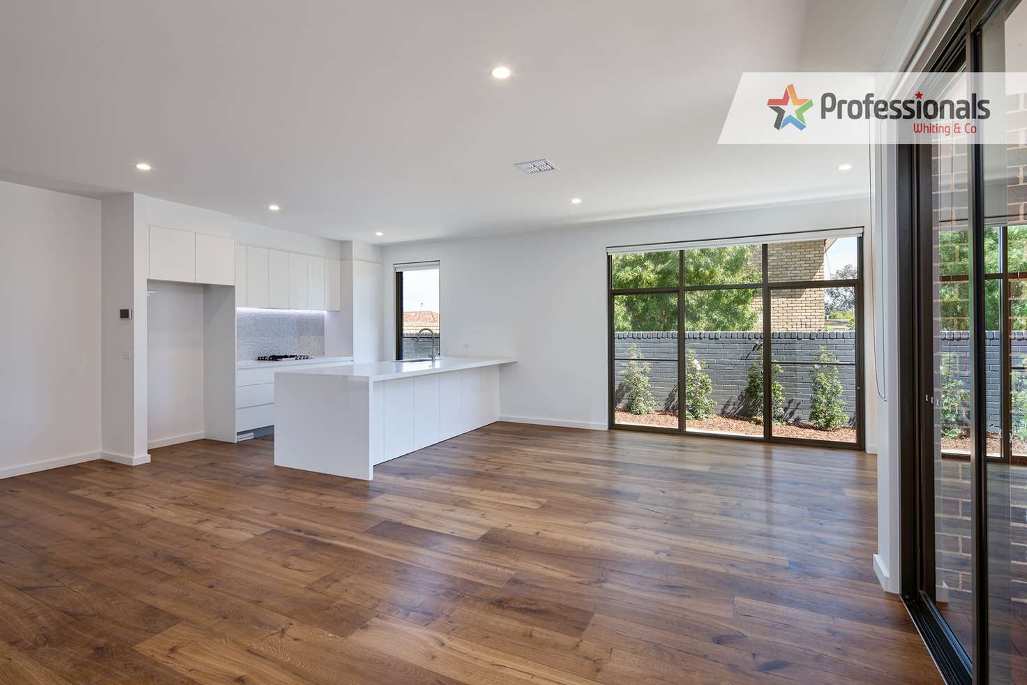 Main view of Homely townhouse listing, 2/43b Arkaringa Crescent, Black Rock VIC 3193