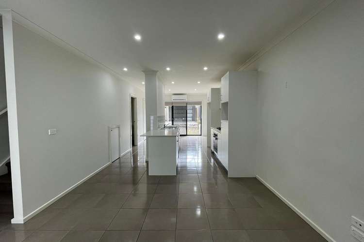 Fifth view of Homely townhouse listing, 8 Banrock Place, Wollert VIC 3750
