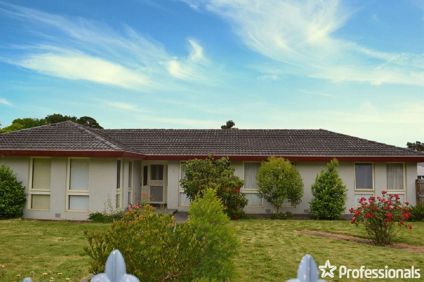 Main view of Homely townhouse listing, 1/33 Tamworth Street, Kilsyth VIC 3137