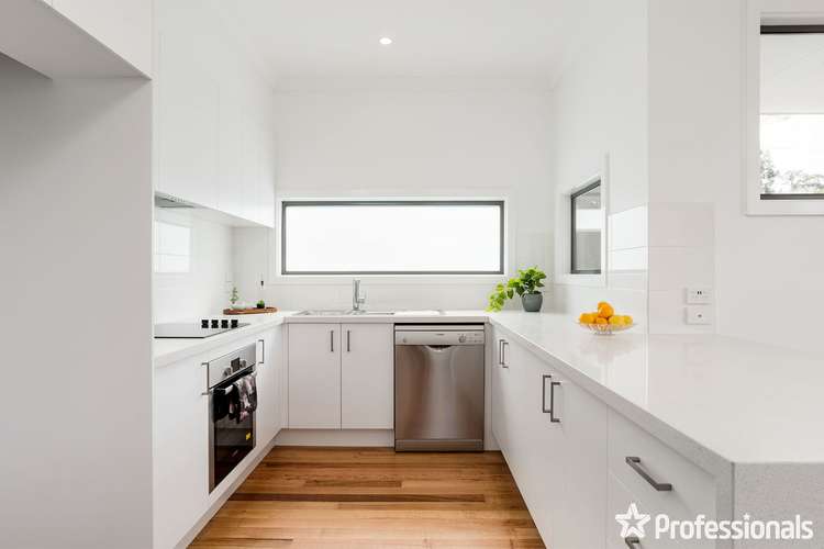 Fifth view of Homely house listing, 2 Floral Court, Mooroolbark VIC 3138