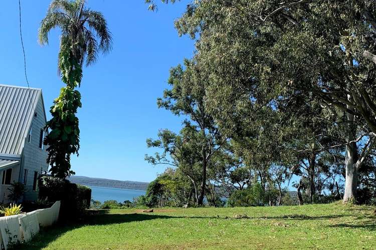 21 Lovell Parade, Lamb Island QLD 4184