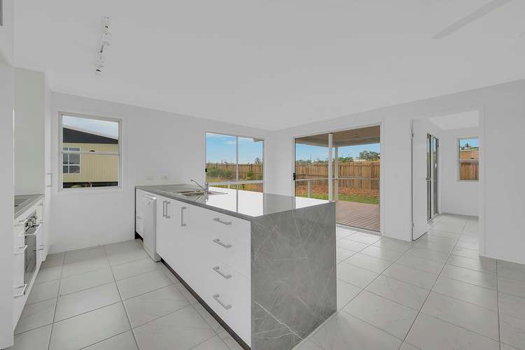 Seventh view of Homely semiDetached listing, 2/41 Thomas Street, Emu Park QLD 4710