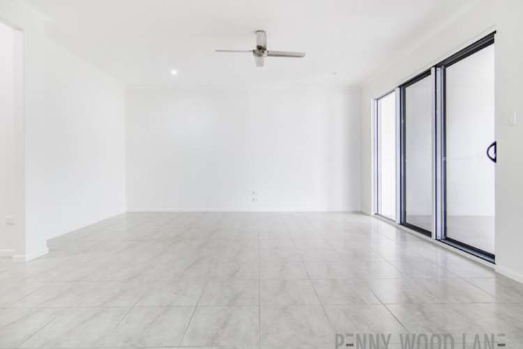 Fifth view of Homely unit listing, 1/30 Primavera Boulevard, Beaconsfield QLD 4740